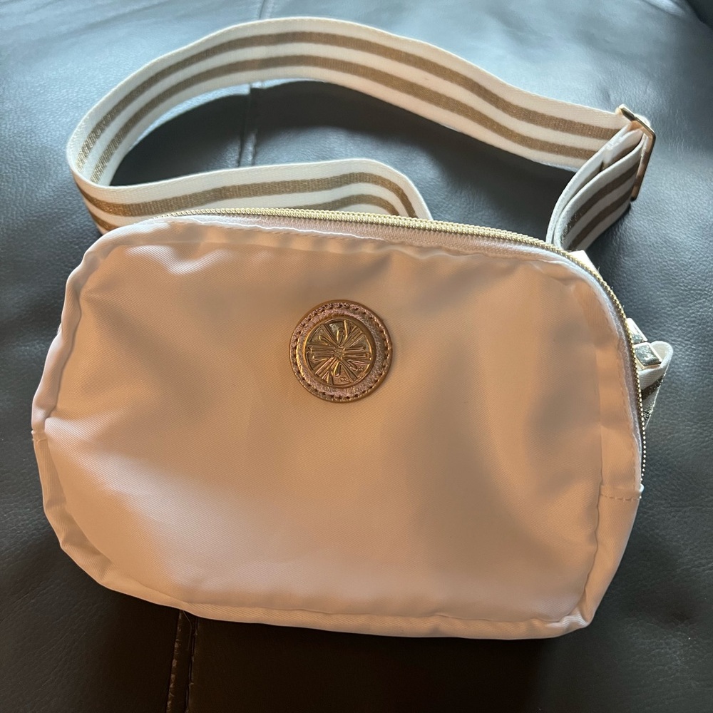 Elegant Lilly Pulitzer crossbody/belt bag
